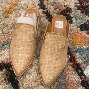 Dolce Vita Beige Mules 9.5